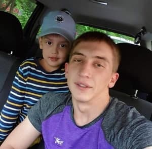 Приехали в Египет отдыхать с друзьями. Хотел научиться кататься  на кайте.Скажу сразу <details><summary>Развернуть</summary>Аким (инструктор) к делу подходит очень профессионально. Порадовало наличие всей линейки кайтов для любого ветра. Кайты все новые или макс прошлого сезона. Если касаться обучения то тут вопросов вообще нет объясняет все доступно и понятно,сразу показывает ошибки. Скажу так если есть желание поедешь 100%)</details>